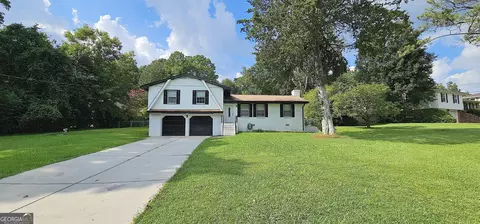 2611 Kings Cir, Lawrenceville, GA 30044