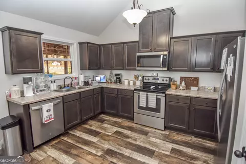 Kitchen - 254 Needleleaf Dr, Barnesville, GA 30204 photo 1 of 4