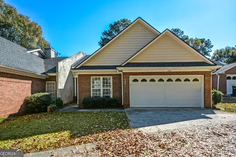 131 Greison Trl, Newnan, GA 30263