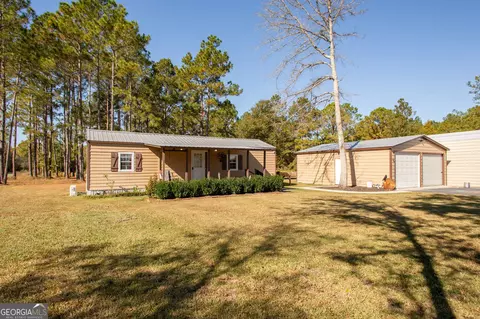 5627 Yellow Bluff Rd, Blackshear, GA 31516