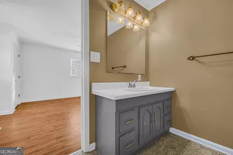 Bath - 476 Brock Rd, Athens, GA 30607 photo 2 of 3