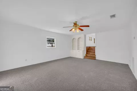 Living - 476 Brock Rd, Athens, GA 30607 photo 6 of 7