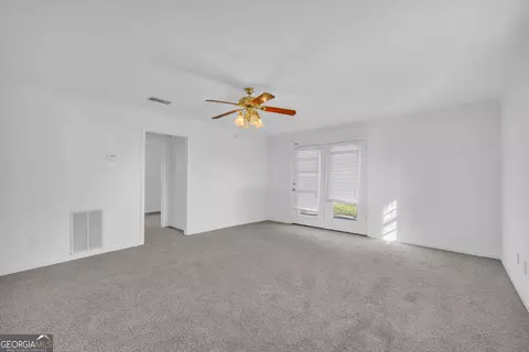 Living - 476 Brock Rd, Athens, GA 30607 photo 5 of 7