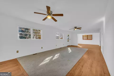 Living - 476 Brock Rd, Athens, GA 30607 photo 3 of 7