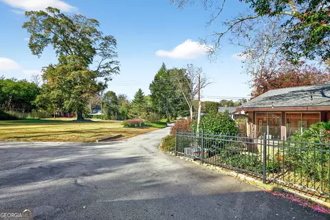 Exterior - 32 Mcdonough St, Hampton, GA 30228 photo 8 of 23