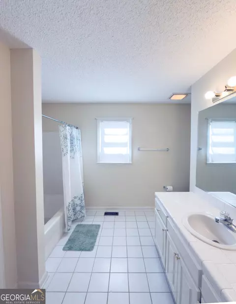 Bath - 223 Village Dr, Lagrange, GA 30240 photo 2 of 3