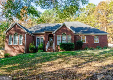 223 Village Dr, Lagrange, GA 30240