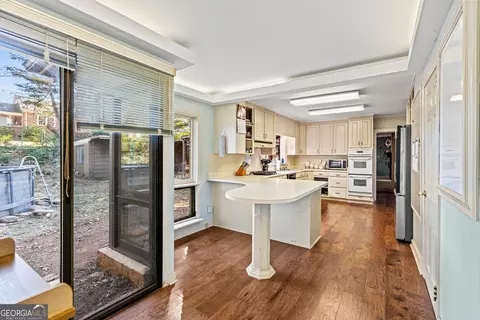 Kitchen - 292 Chenocetah Dr, Cornelia, GA 30531 photo 5 of 5