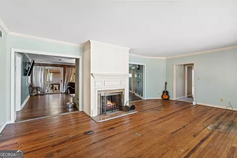 Living - 292 Chenocetah Dr, Cornelia, GA 30531 photo 2 of 8