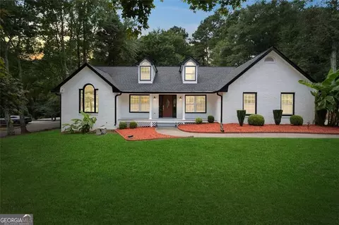3895 Marham Park Cir, Loganville, GA 30052