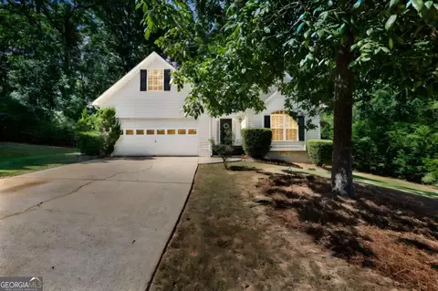 90 Mcintosh Estates Ct, Sharpsburg, GA 30277