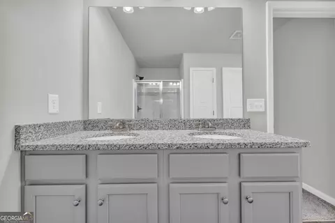 Bath - 1065 Hebron Rd, Commerce, GA 30530 photo 3 of 3