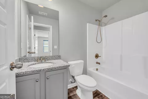 Bath - 1065 Hebron Rd, Commerce, GA 30530 photo 1 of 3