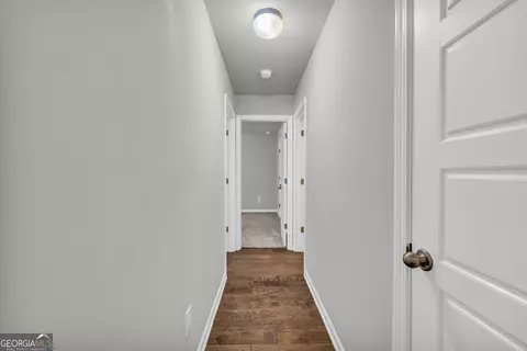 Entry Way - 1065 Hebron Rd, Commerce, GA 30530 photo 4 of 12