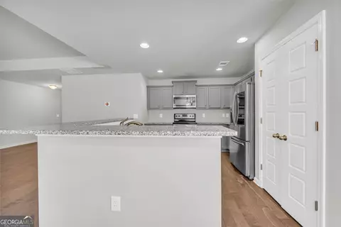 Kitchen - 1065 Hebron Rd, Commerce, GA 30530 photo 1 of 7