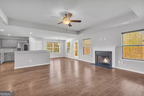 Living - 1065 Hebron Rd, Commerce, GA 30530 photo 6 of 9