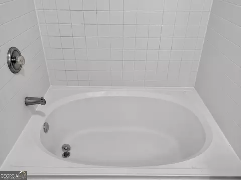 Bath - 3787 Rolling Pl, Conley, GA 30288 photo 2 of 4