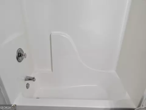 Bath - 3787 Rolling Pl, Conley, GA 30288 photo 3 of 4