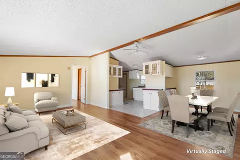 Living - 757 Manhole Rd, Bainbridge, GA 39817 photo 1 of 6