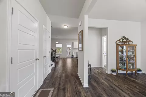 Entry Way - 321 Quail Forest Cir, Toccoa, GA 30577 photo 2 of 17