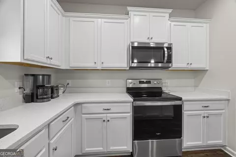 Kitchen - 321 Quail Forest Cir, Toccoa, GA 30577 photo 4 of 9