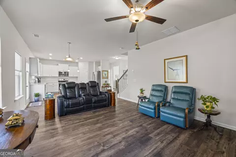 Entry Way - 321 Quail Forest Cir, Toccoa, GA 30577 photo 7 of 17