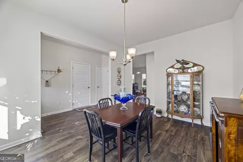 Entry Way - 321 Quail Forest Cir, Toccoa, GA 30577 photo 8 of 17