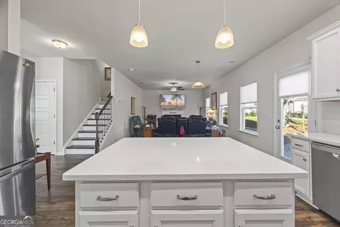 Kitchen - 321 Quail Forest Cir, Toccoa, GA 30577 photo 7 of 9