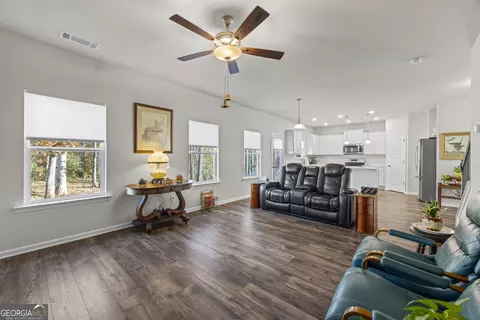 Entry Way - 321 Quail Forest Cir, Toccoa, GA 30577 photo 6 of 17