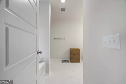 Entry Way - 321 Quail Forest Cir, Toccoa, GA 30577 photo 14 of 17