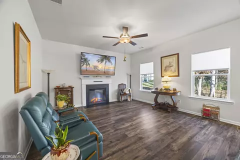 Living - 321 Quail Forest Cir, Toccoa, GA 30577 photo 1 of 1