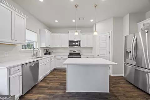 Kitchen - 321 Quail Forest Cir, Toccoa, GA 30577 photo 1 of 9
