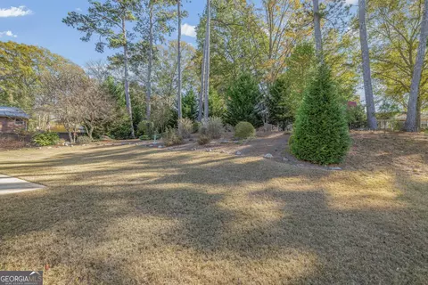 Exterior - 172 Settle St, Winder, GA 30680 photo 5 of 6