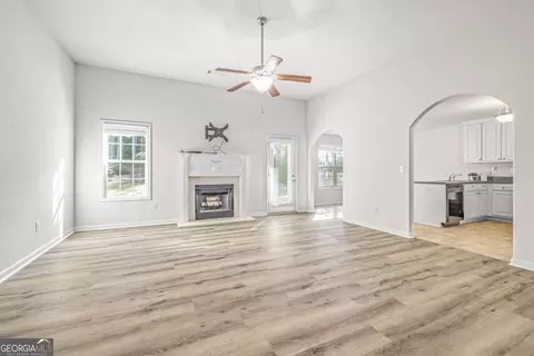 Living - 172 Settle St, Winder, GA 30680 photo 1 of 2
