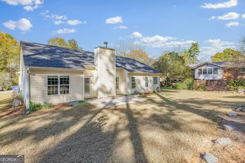 Exterior - 172 Settle St, Winder, GA 30680 photo 4 of 6