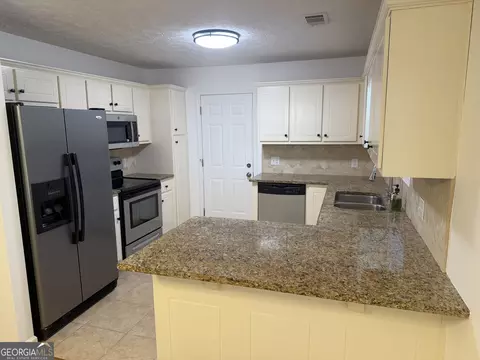 104 Cedar Ridge Dr, Lagrange, GA 30241 photo 4