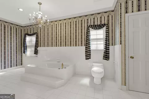 Bath - 104 E Valley Rd NE, Rydal, GA 30171 photo 4 of 7