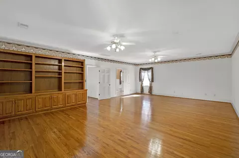 Living - 104 E Valley Rd NE, Rydal, GA 30171 photo 6 of 6