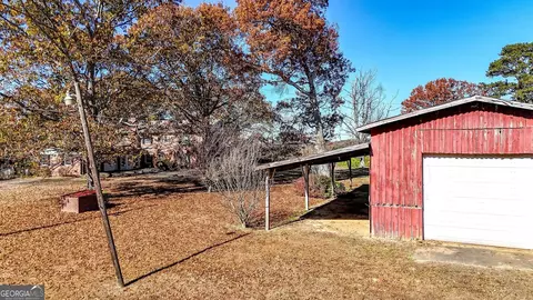 Exterior - 104 E Valley Rd NE, Rydal, GA 30171 photo 5 of 8
