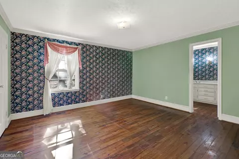 Bedroom - 104 E Valley Rd NE, Rydal, GA 30171 photo 2 of 9