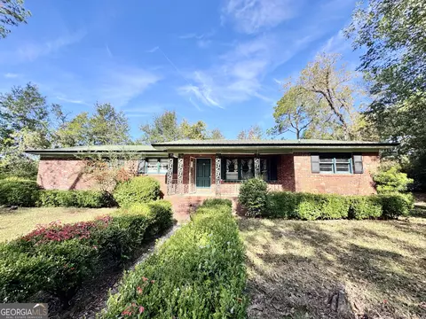 25 Hilltop Cir, Camilla, GA 31730