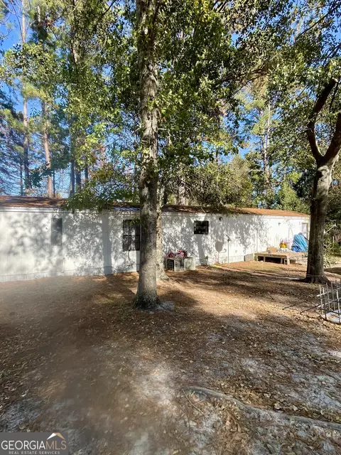 527 Irish Lake Cir, East Dublin, GA 31027