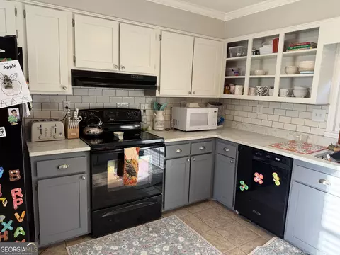 Kitchen - 504 Payne Pl, Dublin, GA 31021 photo 4 of 4