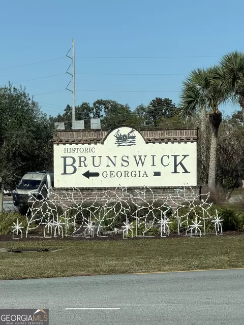 1005 Johnston St, Brunswick, GA 31520