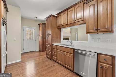 Kitchen - 195 Twin Oaks Dr, Hampton, GA 30228 photo 2 of 2