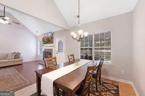 Dining - 101 Apache Pointe Dr, Senoia, GA 30276 photo 1 of 2