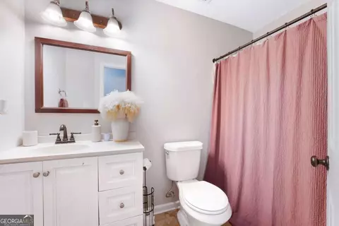 Bath - 101 Apache Pointe Dr, Senoia, GA 30276 photo 3 of 3