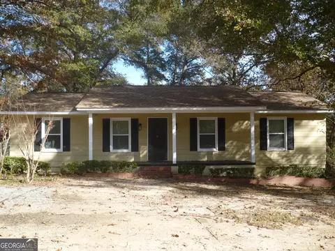 92 W Valley Dr, Fort Valley, GA 31030