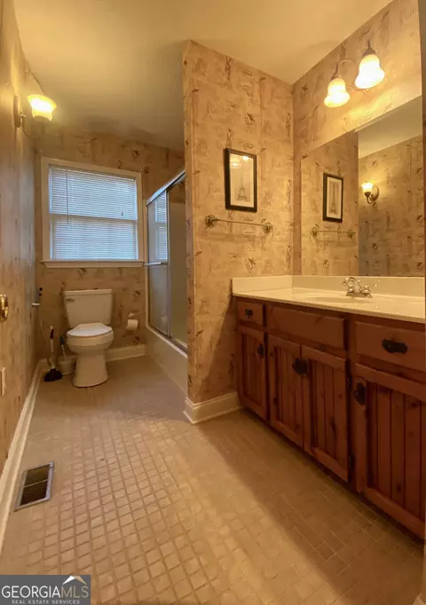 Bath - 108 Arnold St, Centerville, GA 31028 photo 3 of 3