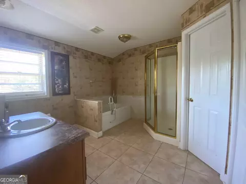 Bath - 108 Arnold St, Centerville, GA 31028 photo 1 of 3